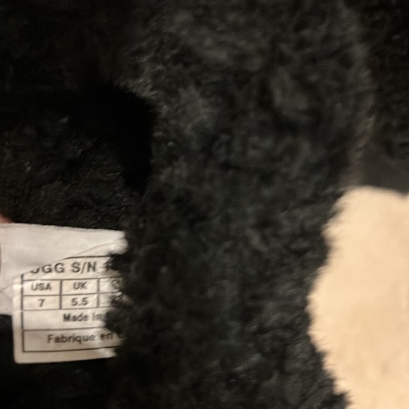 UGG Patten Sherpa Black on Black Boots - Picture 5 of 13